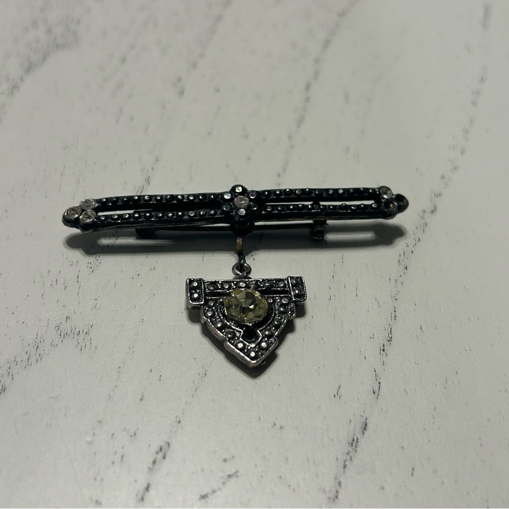 💙Rhinestone Pin - Picture 2 of 3